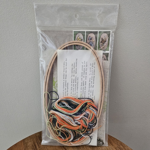 Butterfly June Craft Inc 70s Stitchery Kit Hoop N Frame NWOT Sealed - Picture 6 of 10